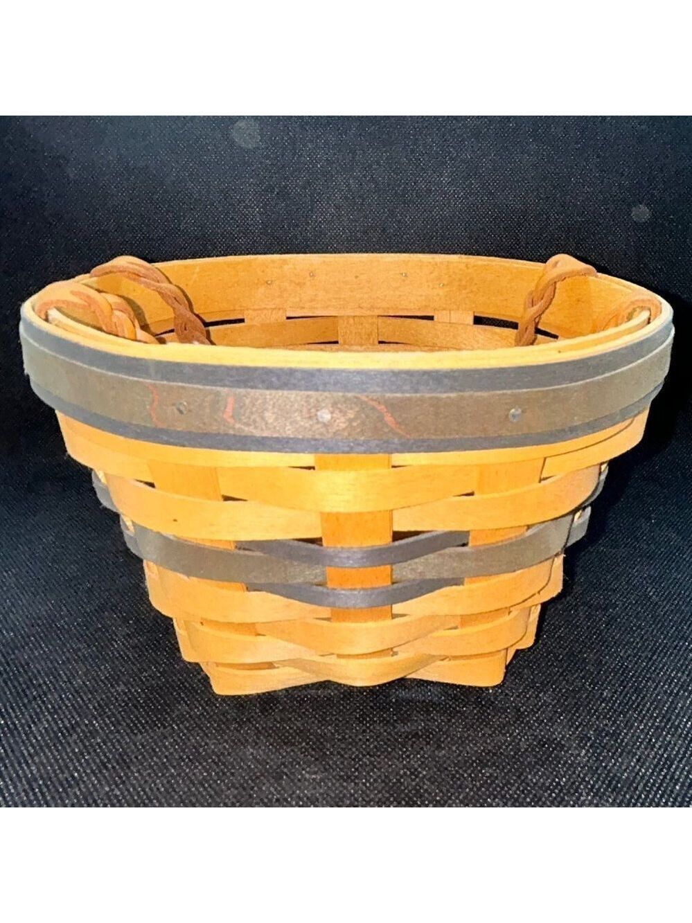 Longaberger Collector’s Club 1999 Renewal basket
